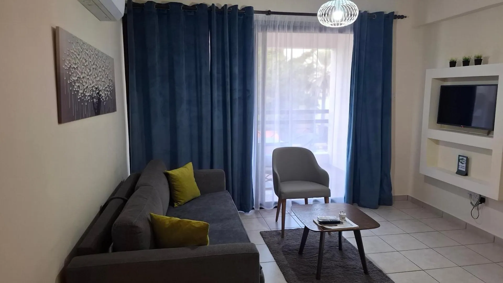 By The Way Apartment 1 Larnaca